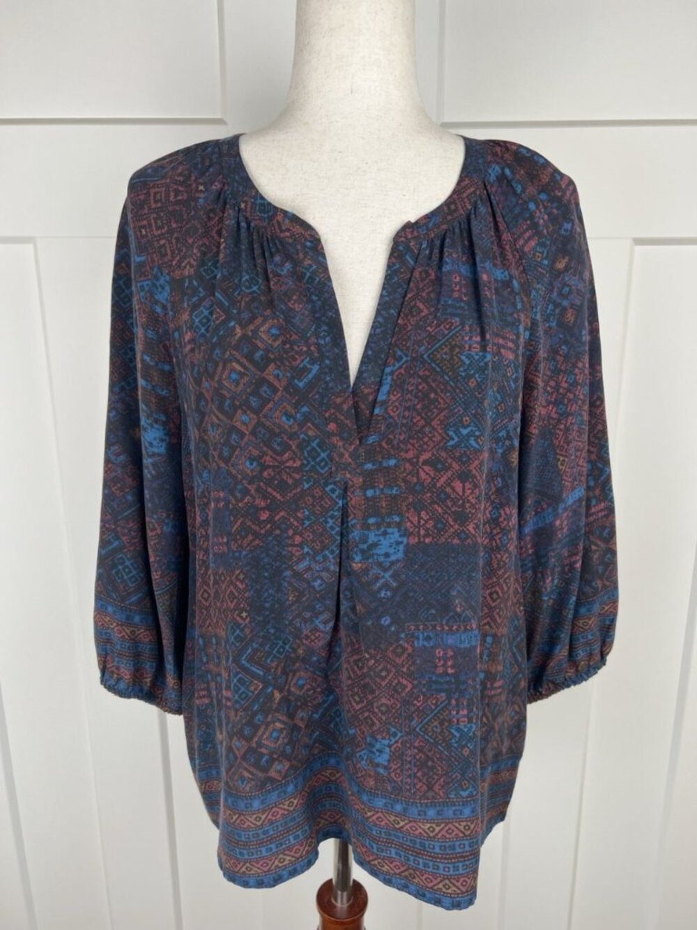 Joie 100% Silk Boho Blouse M Blue Red Aztec Print Dolman Sleeve Peasant Top